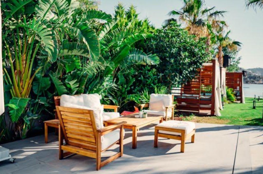 How a Luxury Backyard Can Be Made Affordable